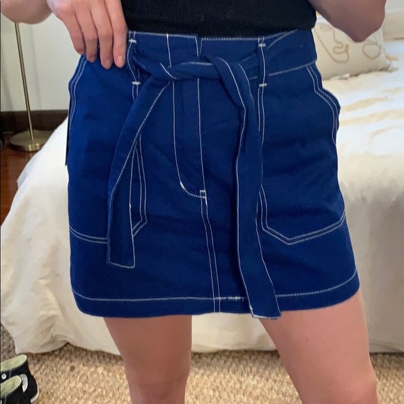 Blue mini skirt with tie - Picture 5 of 5